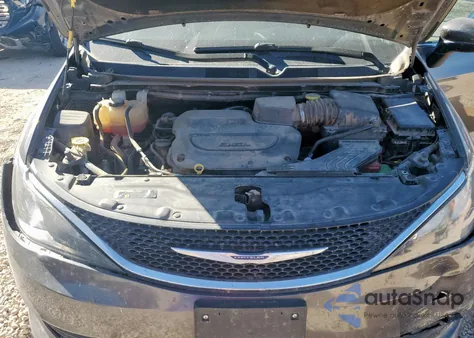 2020 Chrysler Voyager Lxi z USA, uszkodzony, nr VIN 2C4RC1DG2LR144686